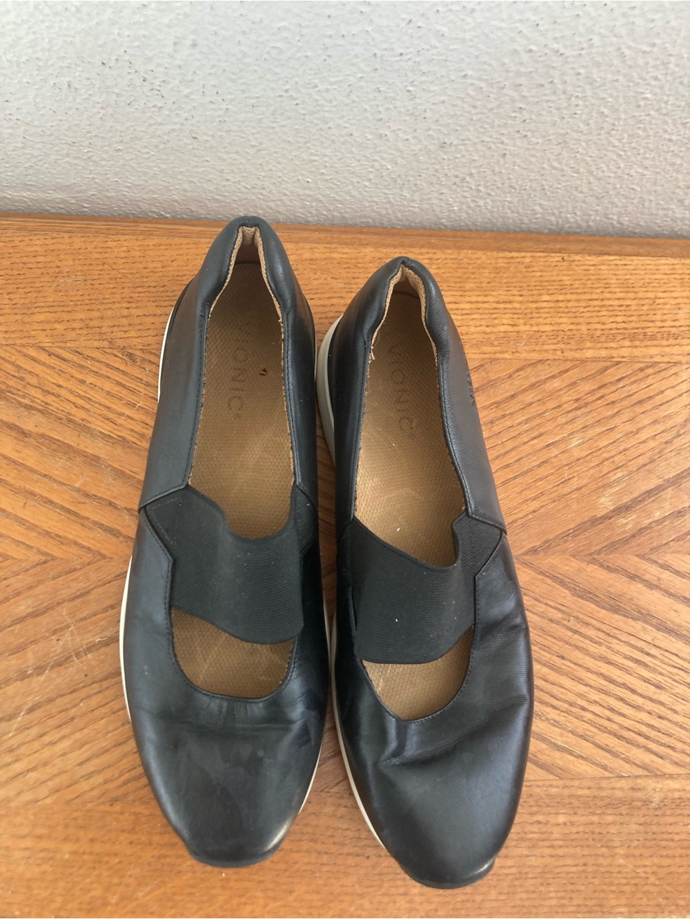 VIONIC “Cadee” Black Mary Jane Flats Practical Comfortable (9)